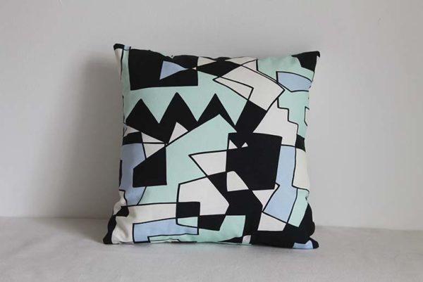 COUSSIN MOTIF GEOMETRIQUE BLEU 1